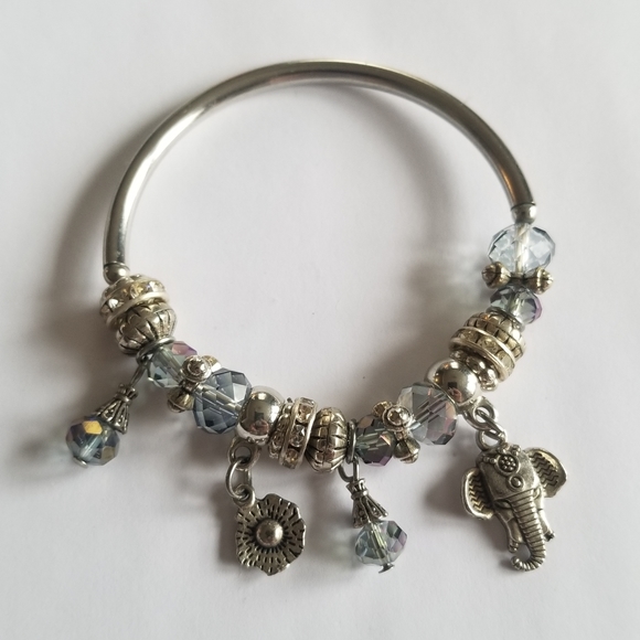 Elephant bracelet stretch silver tone charms crystal beads - Picture 3 of 14